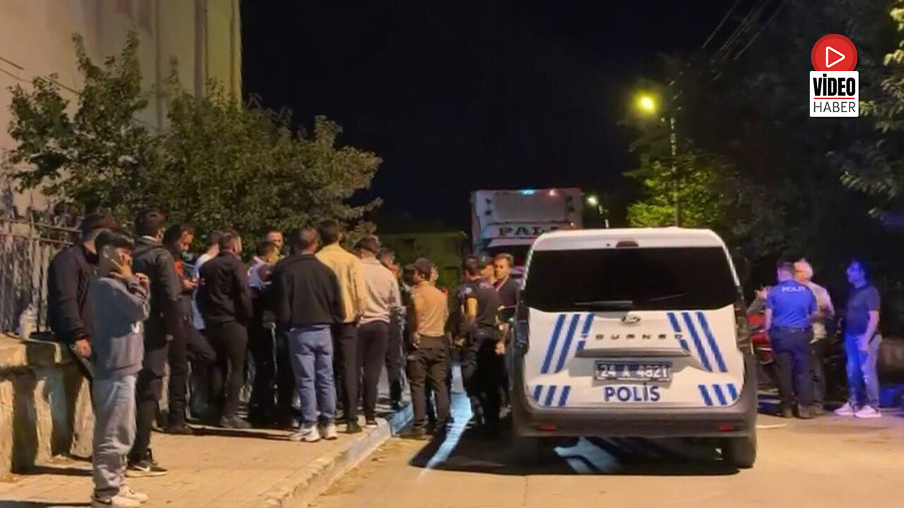 Tırın Kapattığı Yol Tartışma Çıkardı: Taraflar Şikayetçi Oldu
