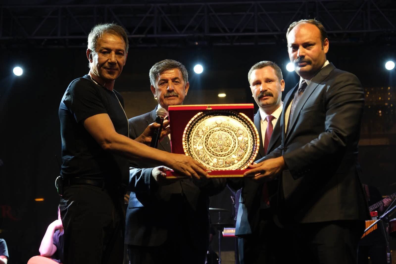 Mhp Konser Mustafa Yildizdoğan 1