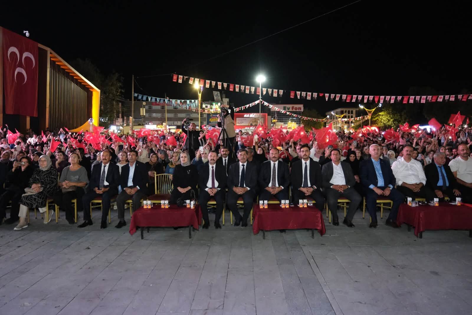 Mhp Konser Mustafa Yildizdoğan 2