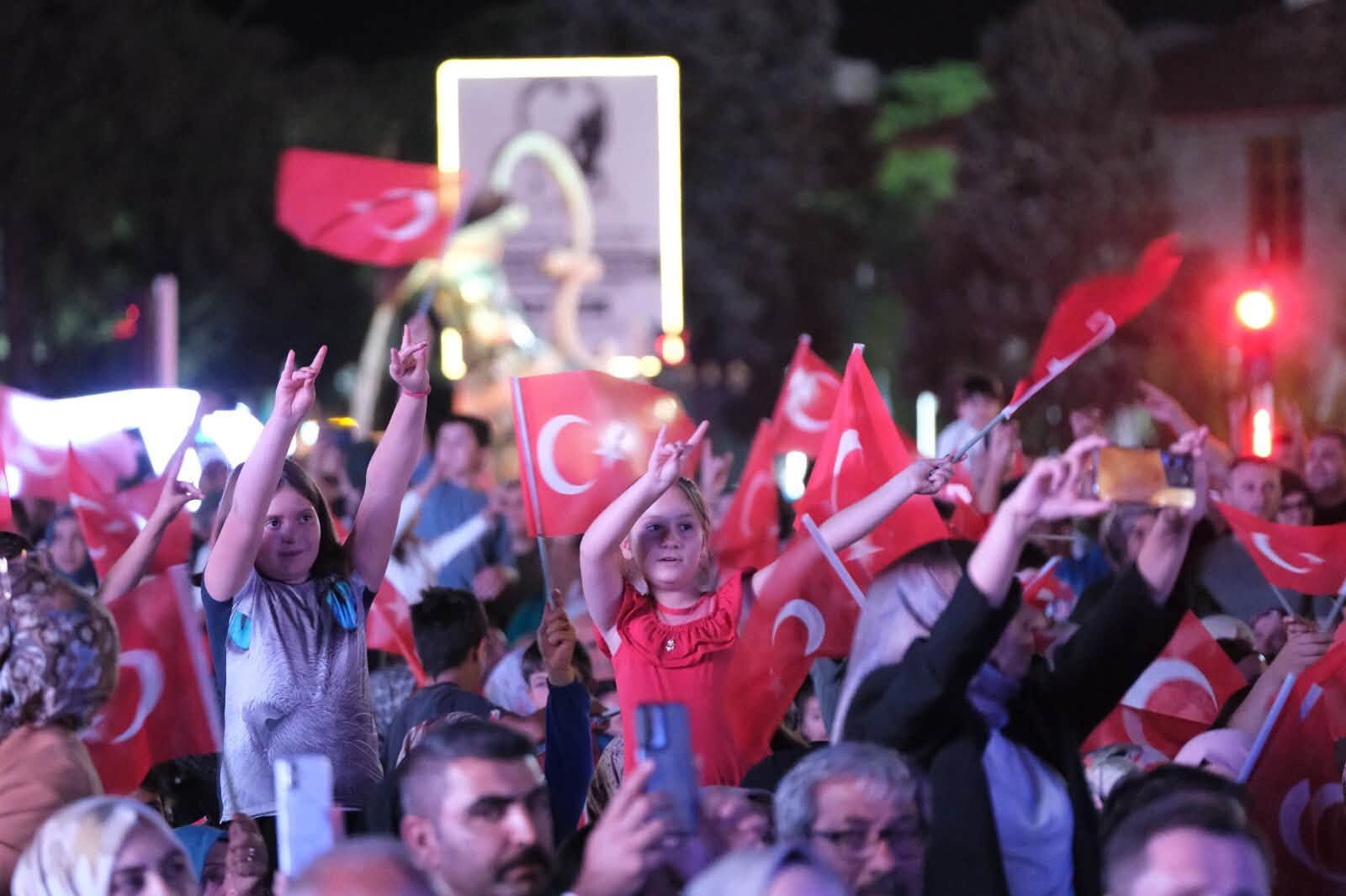 Mhp Konser Mustafa Yildizdoğan 3