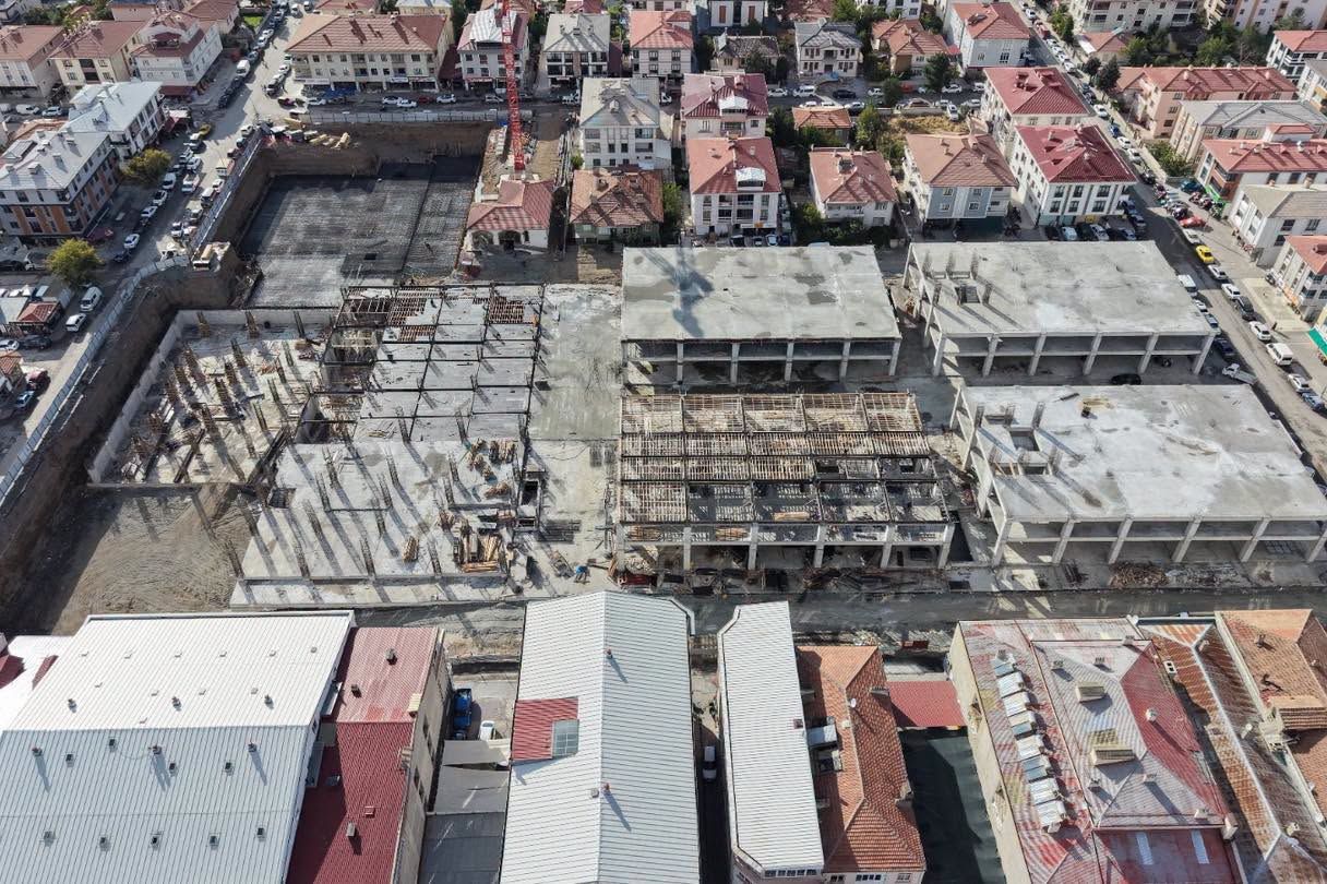 Bi̇nali̇ Yildirim Merkez Çarşisi 5