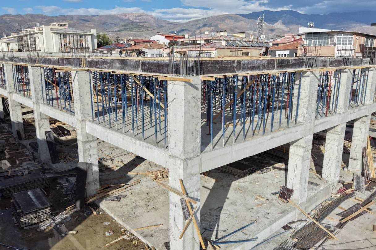 Bi̇nali̇ Yildirim Merkez Çarşisi 6