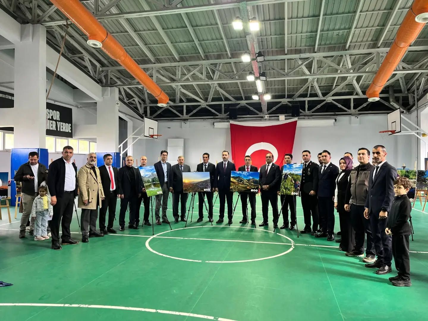 Üzümlü Cumhuri̇yet Resi̇m Ve Fotoğraf Sergi̇si̇ 1