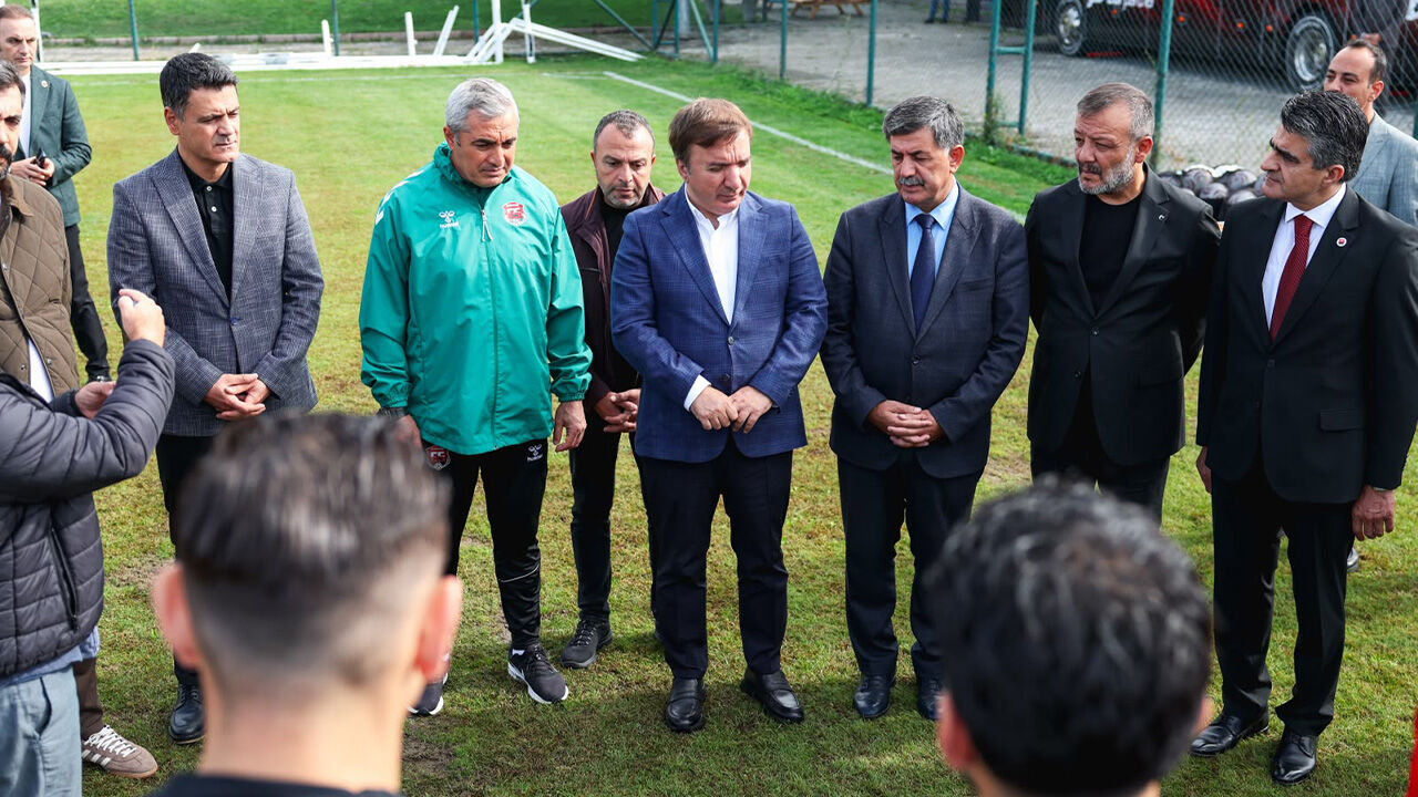Vali̇ Aydoğdu Erzi̇ncanspor Zi̇yaret 2