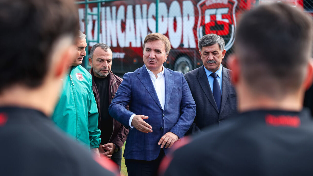 Vali̇ Aydoğdu Erzi̇ncanspor Zi̇yaret 4