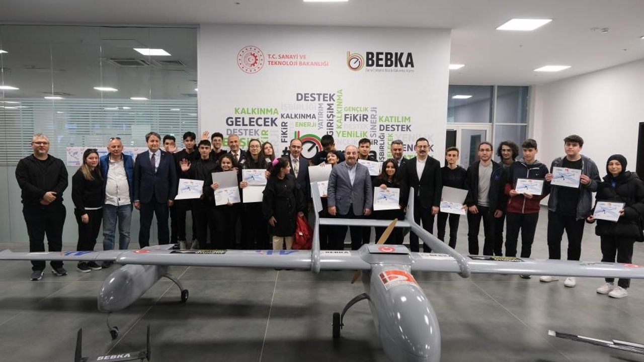 120 kilometre menzile sahip kamikaze drone, TechIN Bursa Girişimcilik Merkezi’nin açılışında sergilendi