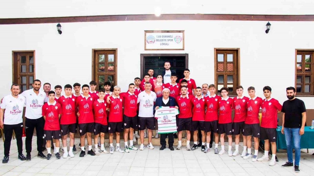 1308 Osmaneli Belediyespor U-18 Türkiye Şampiyonasına uğurlandı