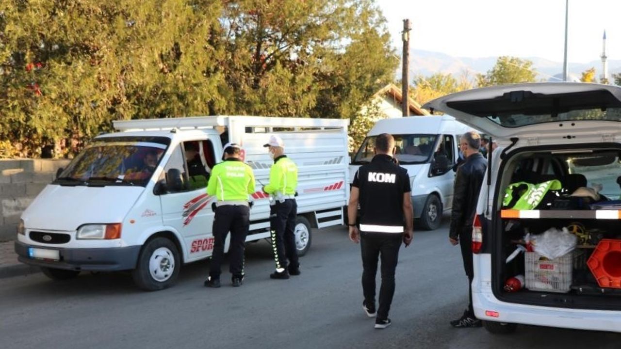 Erzincan’da 29 araç sürücüsüne 65 bin 667 lira ceza yazıldı