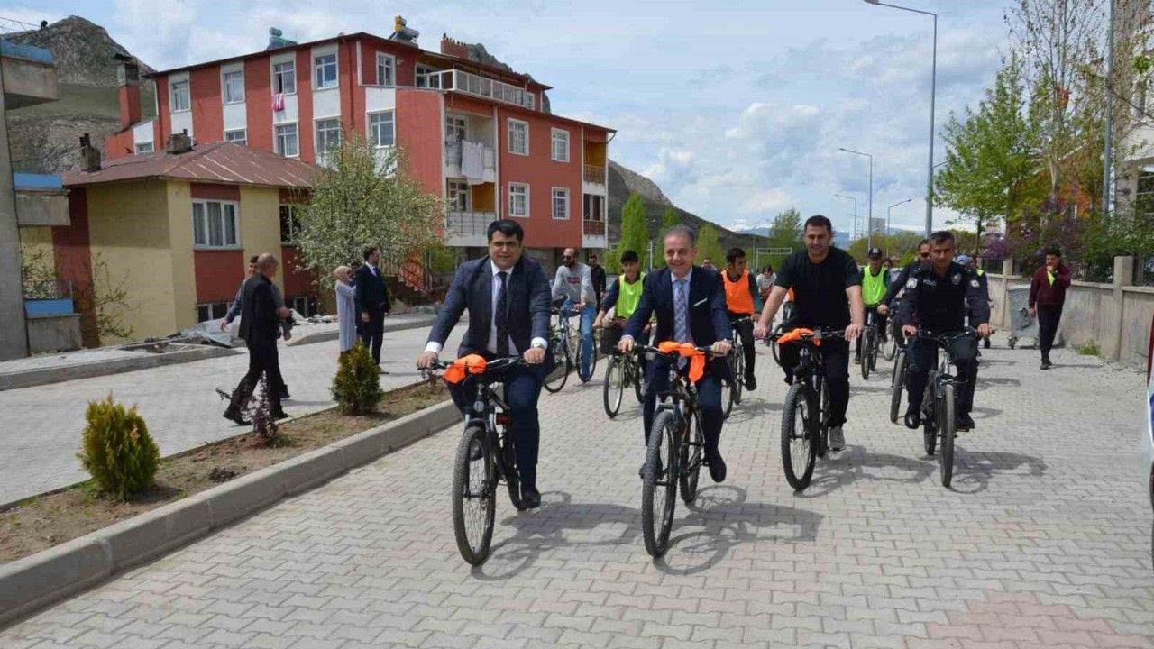 Erzincan'da Sağlık için pedal çevirdiler