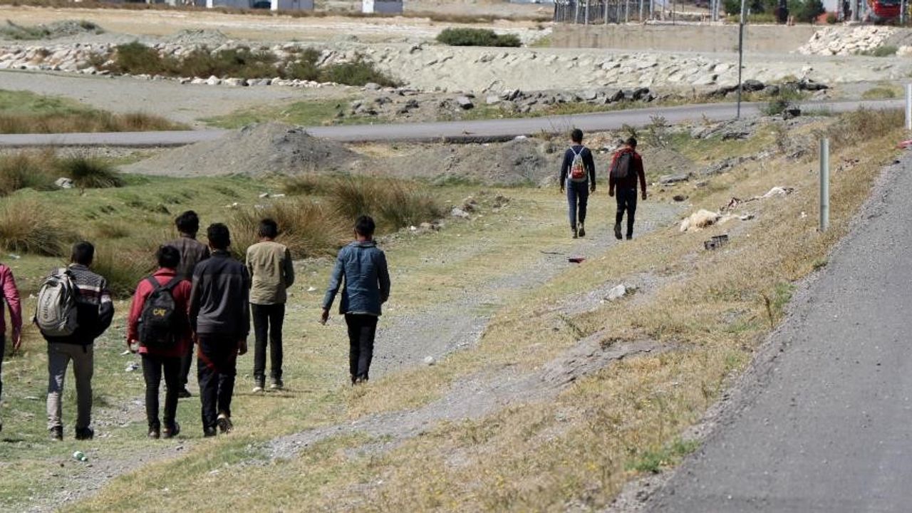 Erzincan’da jandarma ekiplerince 1 ayda 185 kaçak göçmen yakalandı