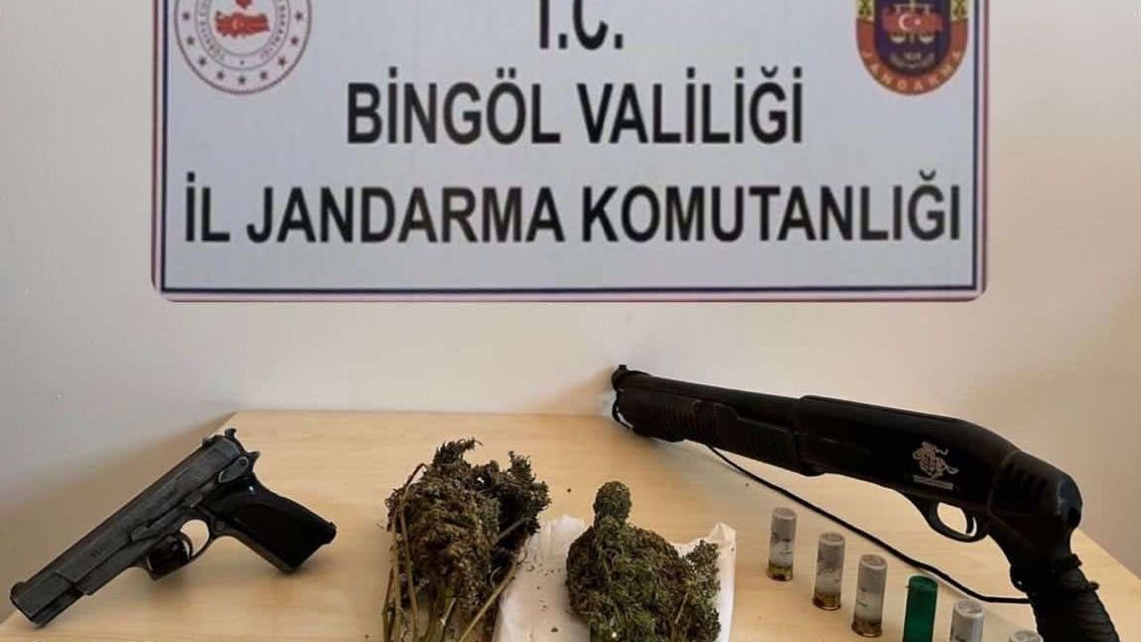 Bingöl’de narkoterör operasyonlarında uyuşturucu ve silahlar ele geçirildi