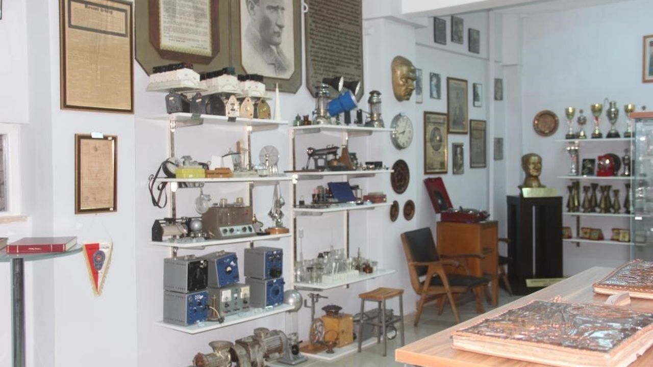 Tarihi Erzincan Lisesi’nde Bulunan Müze Tarihe Işık Tutuyor