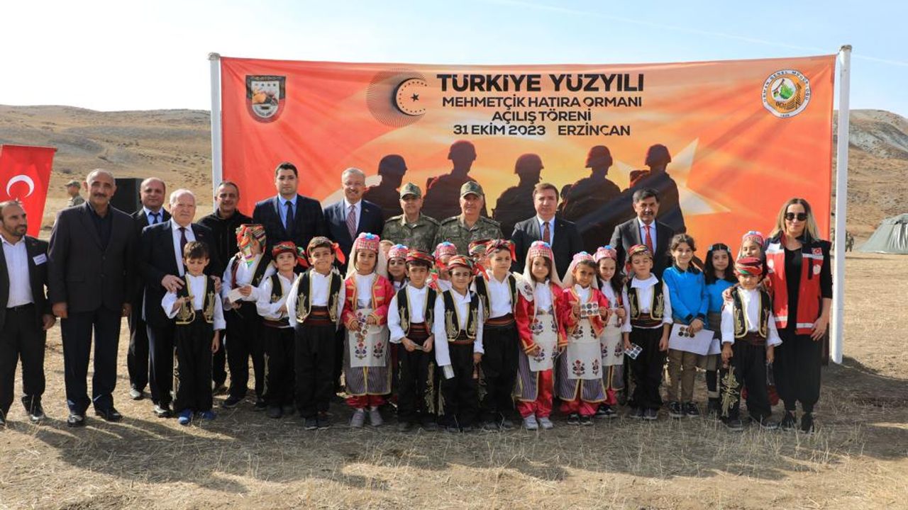 Türkiye Yüzyılı Mehmetçik Hatıra Ormanına Fidan Dikimi Yapıldı