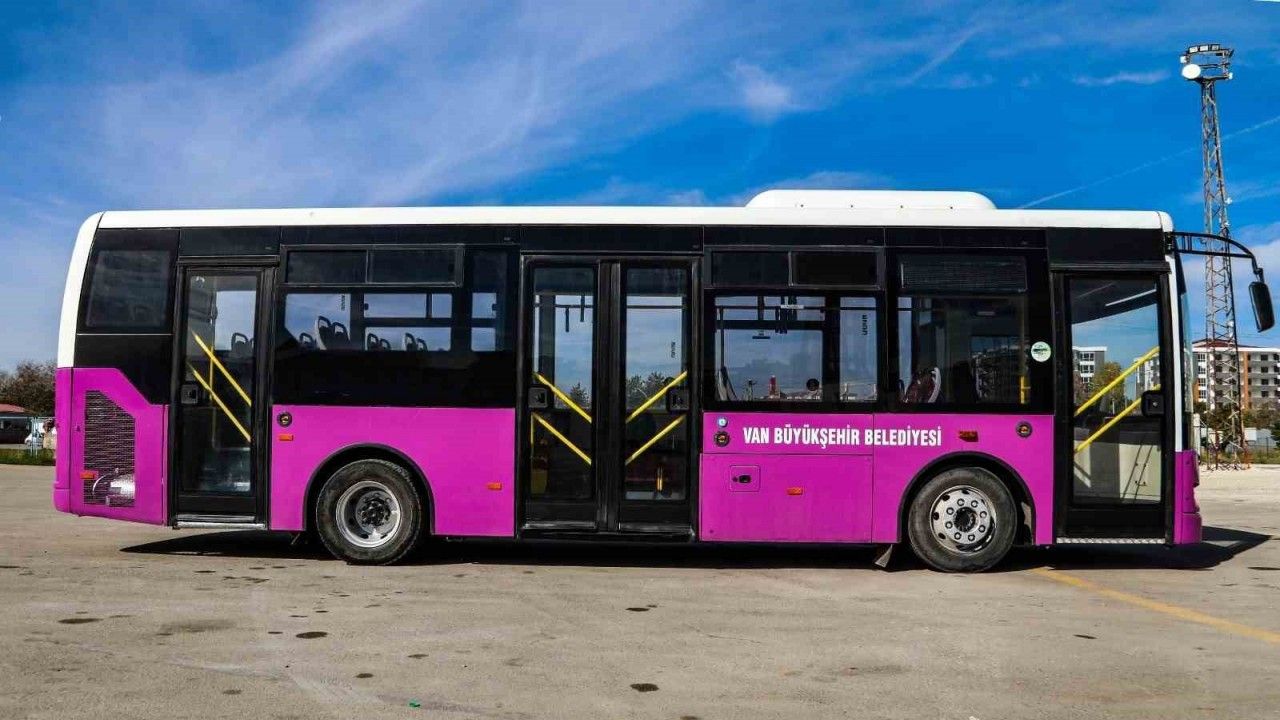Van Büyükşehir Belediyesi hasarlı 15 otobüsü onararak tekrar hizmete aldı
