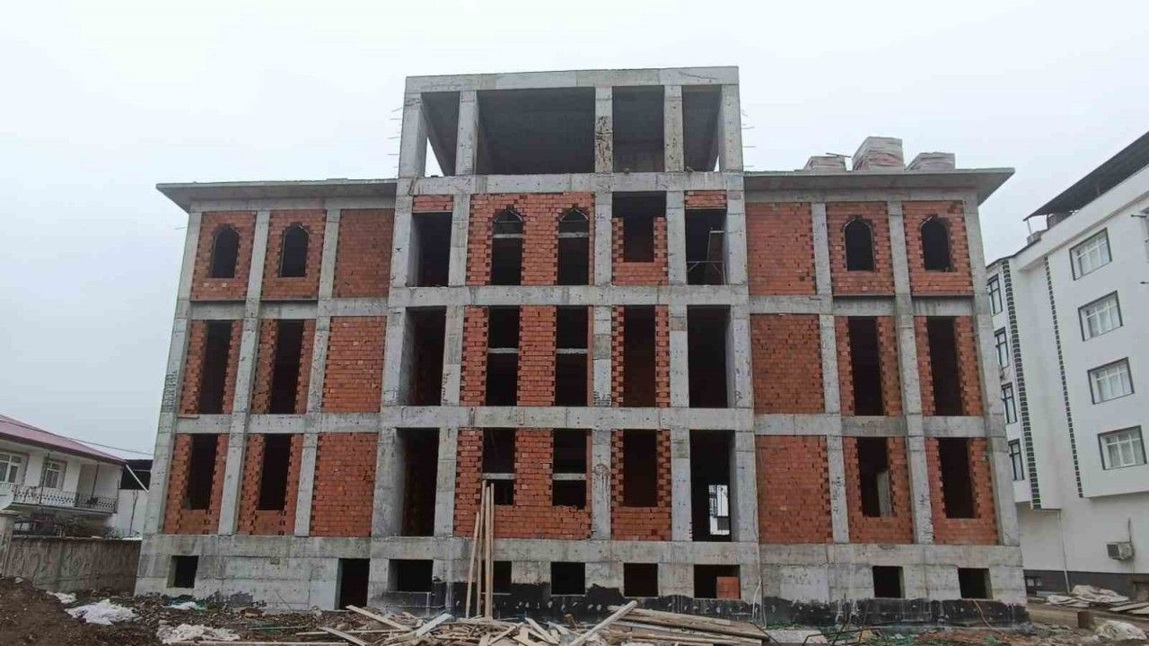 Denk bütçe üstü veren Yazıkonak Belediyesi, yeni belediye binasına kavuşuyor