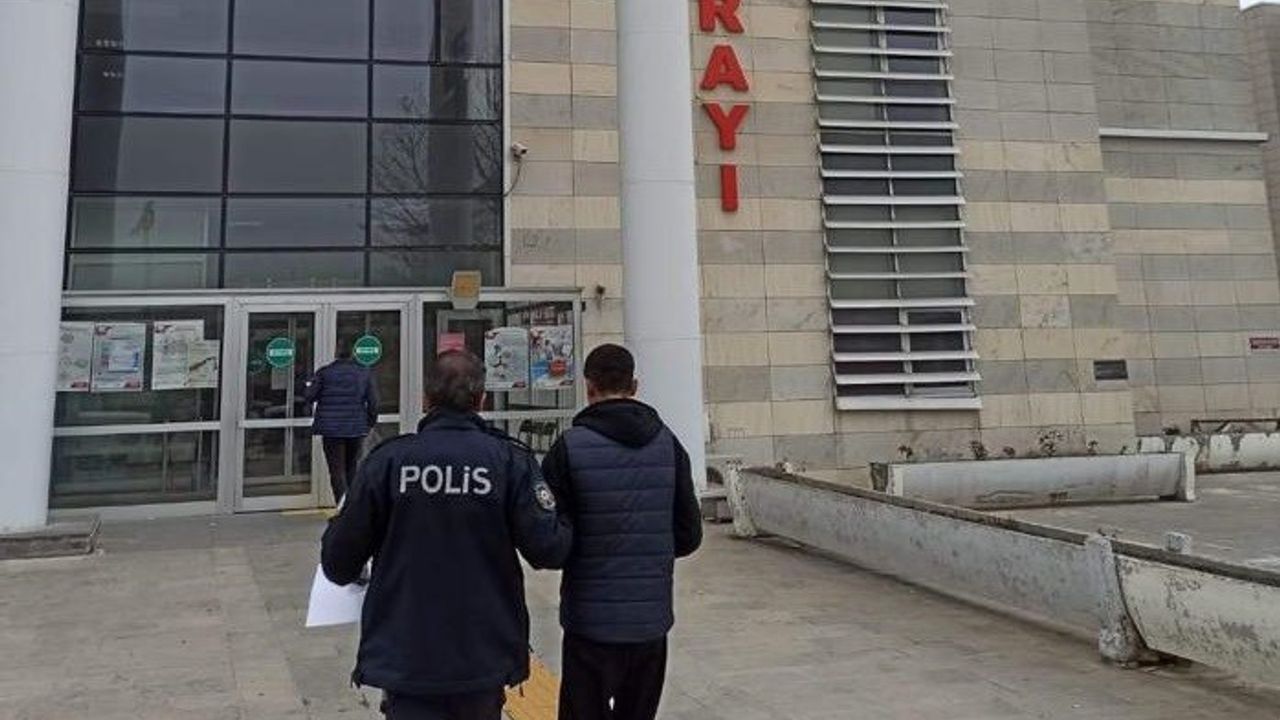 Elazığ’da sokak satıcılarına operasyon: 4 gözaltı