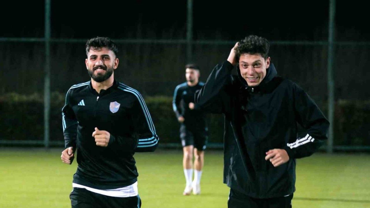 Erzurumspor FK Antalya’da kampa girdi
