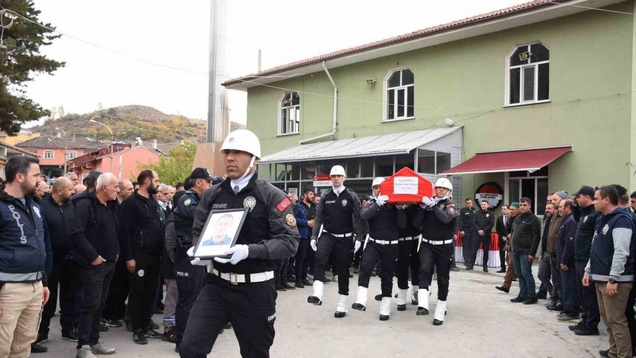 Vefat eden polis memuru son yolculuğuna uğurlandı
