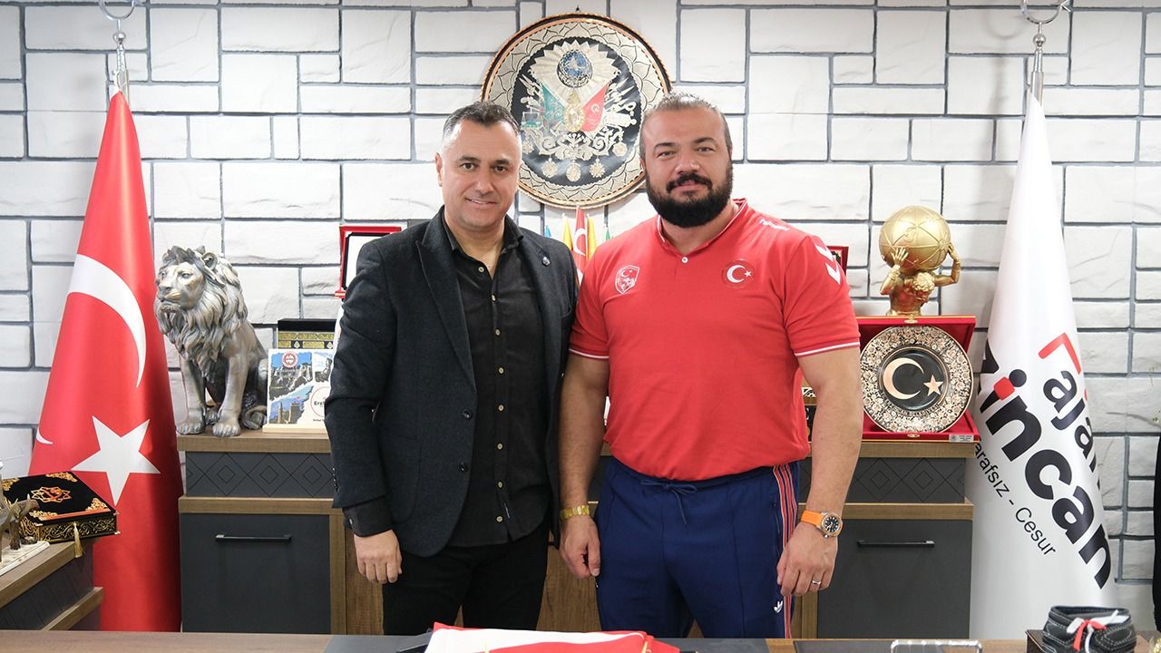 Teknikdirektör Bülent Akan’dan Sarıçiçek’e Tebrik Ziyareti