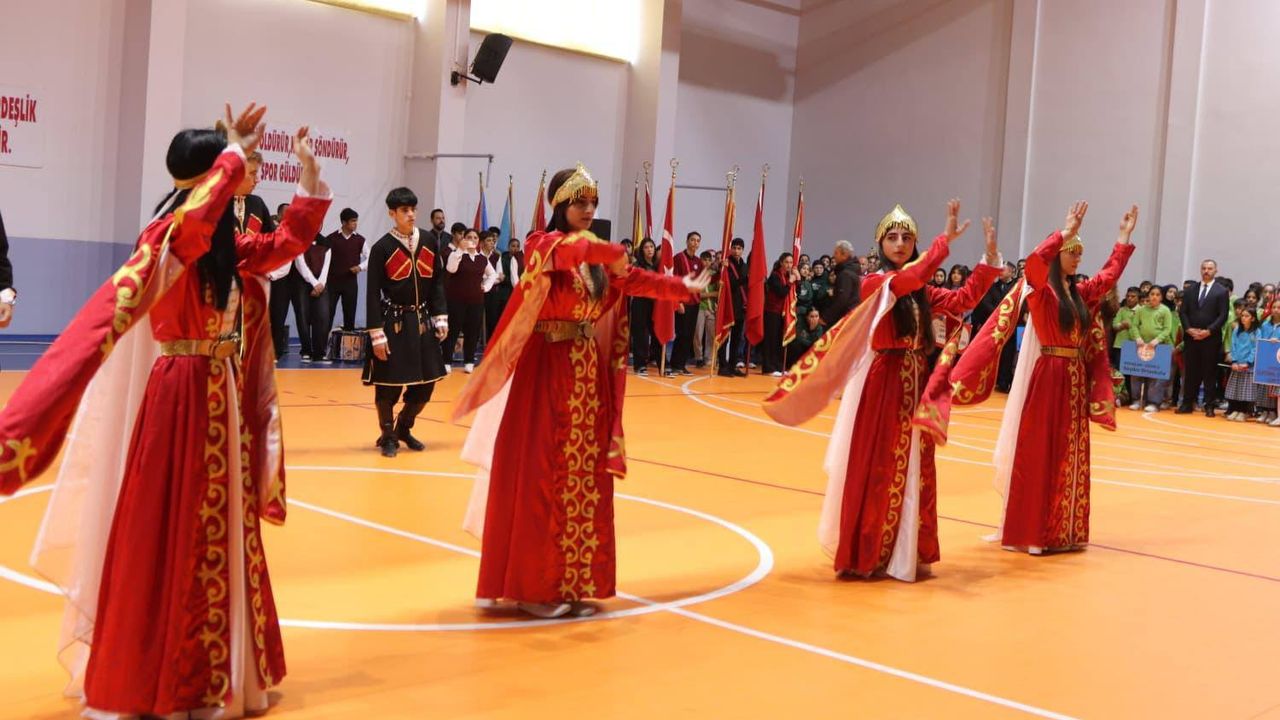 Üzümlü İlçesinde Cumhuriyet Coşkusu Yaşandı