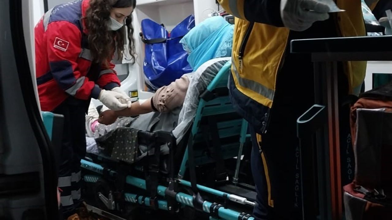 Bitlis’te kar altında hamile kadını kurtarma operasyonu