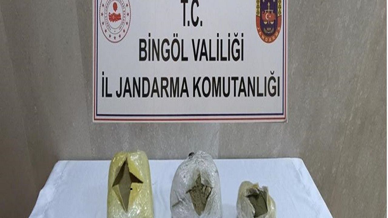Dere Yatağına Gi̇zlenmi̇ş Uyuşturucu Bulundu
