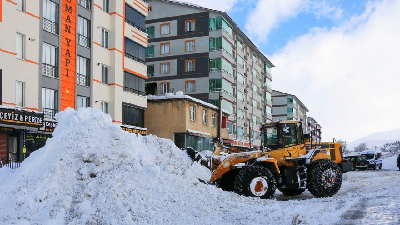 Bitlis’te 162 köy yolu ulaşıma kapandı