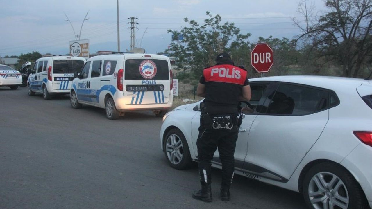 Erzincan’da çeşitli suçlardan aranan 58 kişi yakalandı, 19 kişi gözaltına alındı