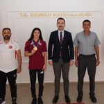Şampiyon Elvira'ya Tebrik
