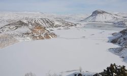 Erzincan’da Soğuk Havanın Etkisiyle Barajlar Dondu