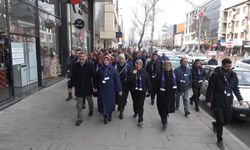 Bağımsız Aday Çakır Kalabalık Grupla Dörtyola Yürüdü