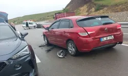 Erzincan Erzurum Karayolunda Zincirleme Kaza; 4 yaralı