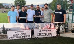 Erzincanspor İdmanında Taraftarlar Pankart Açtı; “Anagold Sensiz Olmaz”