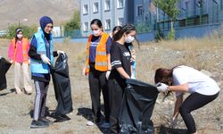 Terzibaba Yurdu Gönüllü Gençlerinden Çevre Temizliği