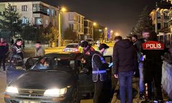 Polisten Yurtlar Önünde Sıkı Denetim