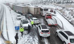 Erzincan’da Sakaltutan ve Ahmediye Geçitlerinde Kar Ulaşıma Engel Oldu