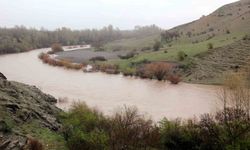 Erzincan’da Karasu Nehri’nin Debisi Arttı