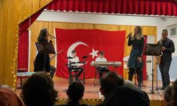 Erzincan’da öğretmenler oluşturdukları koro ile konser verdi