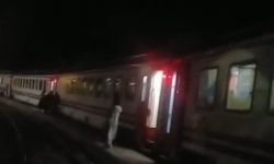 Heyelan Nedeniyle Doğu Ekspresi İliç Tren Garında Bekletiliyor