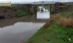 Erzincan'da Yağmur Nedeniyle Demiryolu Alt Geçidini Su Bastı
