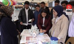 Annelere ve Anne Adaylarına Yeni Doğan Bebek Bakımı Eğitimi Veriliyor