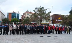 Erzincan'da Gençlik Haftası Çelenk Töreniyle Başladı