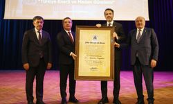 Bakan Bayraktar’a Fahri Hemşerilik Beratı Verildi