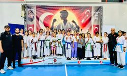Karateciler Trabzon’dan Madalyalarla Döndüler