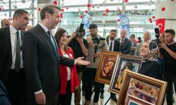 Bakan Bayraktar, Rölyef Sergisi’ni Ziyaret Etti