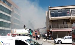 Vali- Emniyet Müdürü Yangını Söndürmek İçin Ekipleri Koordine Ediyor