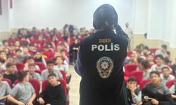Öğrencilere Teknoloji Bağımlılığı Ve Siber Suçlar Anlatıldı
