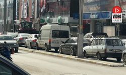Nermi Tonbul Caddesi'nde Sabah Saatlerinde Trafik Yoğunluğu