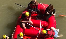 Kavurucu Sıcaklarda Rafting Yaparak Serinlediler