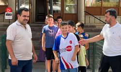 Kur’an Kursu Öğrencilerine Dondurma İkramında Bulunuldu